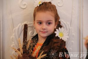 Фотосессия финалисток конкурса «Маленькая красавица Великие Луки 2014»