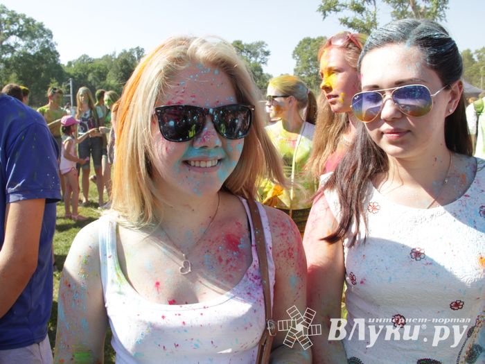 Яркие эмоции «ColorFest» в Великих Луках (ФОТО)