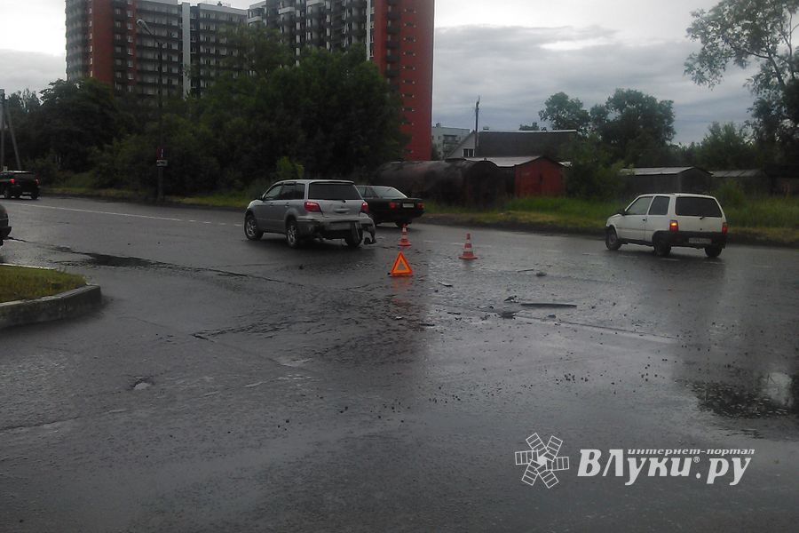 В Великих Луках произошло ДТП (ФОТО)