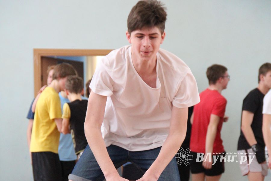 Конкурс «А ну-ка, парни!» прошёл в великолукской гимназии (фото)