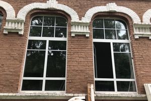 Пластиковые окна не нарушили стиль старинного особняка (ФОТО)