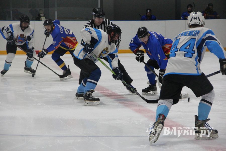 Хоккейная встреча «ЛукиСпорт» — «Барсы» состоялась в «Айсберге» (ФОТО)