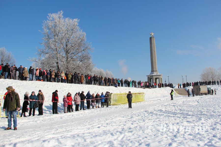 В Великих Луках реконструировали подвиг Александра Матросова (12+)(ФОТО)
