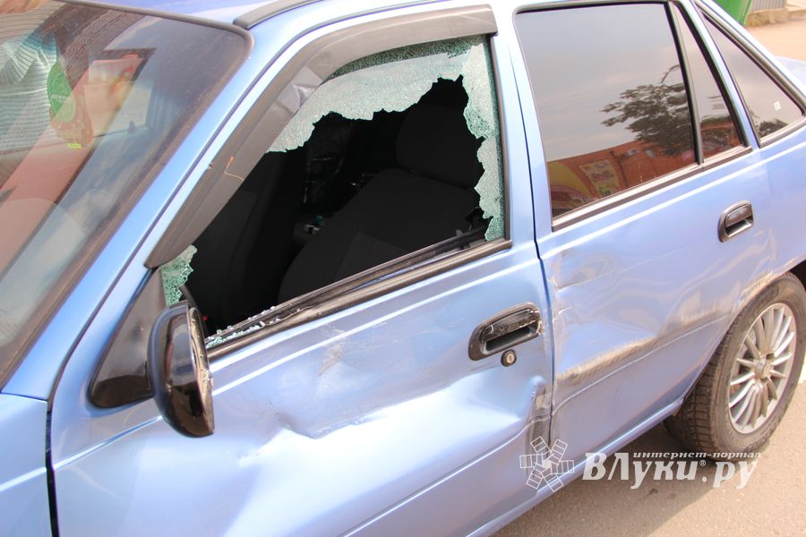 ДТП на Октябрьском в Великих Луках (ФОТО)