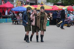 В Великих Луках прогремел праздничный салют в честь Дня Победы (ФОТО)