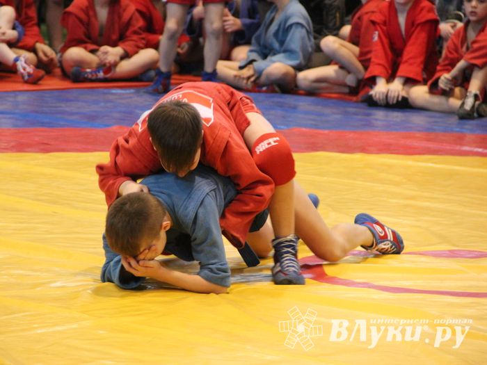 В Великих Луках прошли соревнования, посвященные памяти героев 6-й роты (ФОТО)
