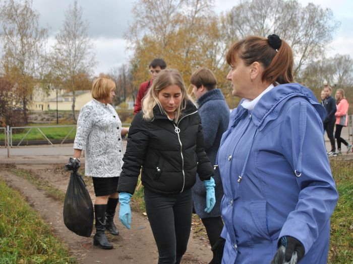 Педагоги лицея №10 провели субботник (ФОТО)