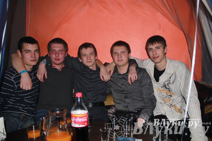 Самая танцевальная радиостанция отметила год вещания в Великих Луках