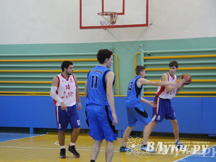 Великолучанки заняли первое место в дивизиональной игре «КЭС-Баскет» (фото)