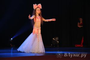 В ДК ЛК прошел музыкально-танцевальный спектакль «Босиком по млечному пути» (фото)