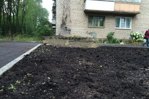 Сквер у автовокзала в Великих Луках обновился (ФОТО)