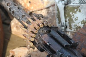 Великолучанам показывают армейскую технику и кормят кашей (6+) (ФОТО)