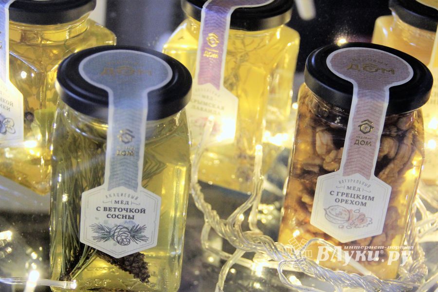 8 марта прекрасных дам приглашают в «Гости»  (ФОТО)