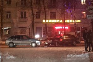 В Великих Луках на проспекте Ленина произошло ДТП (ФОТО)