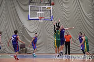 Команда «Экспресс» стала обладательницей Кубка г. Великие Луки по баскетболу