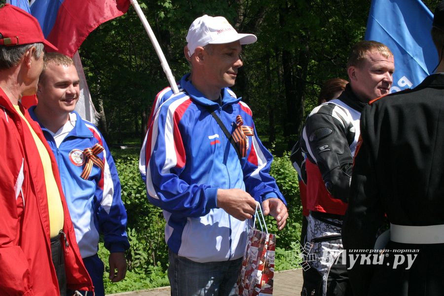 Члены Международного автопробега прибыли в Великие Луки 