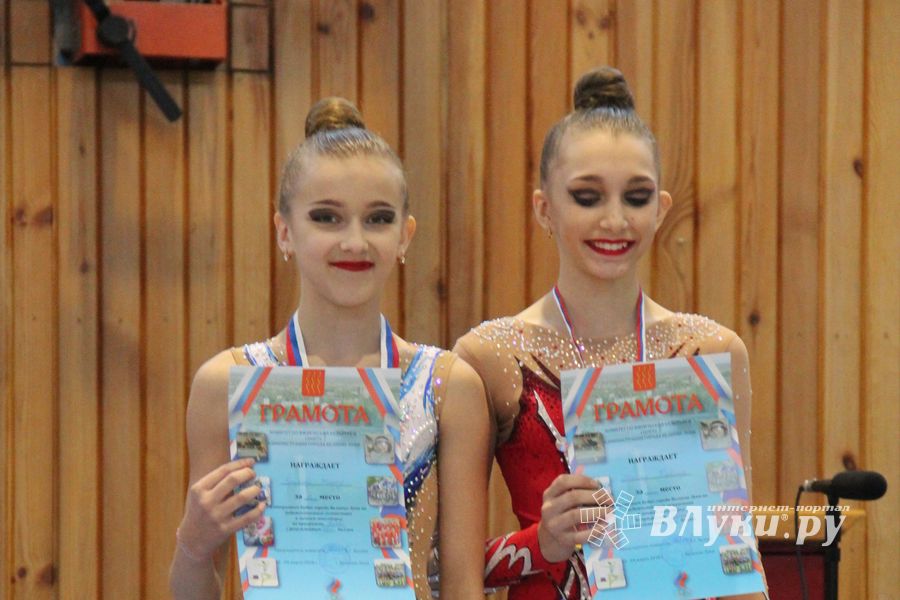 ​В Великих Луках прошли соревнования по художественной гимнастике (ФОТО)