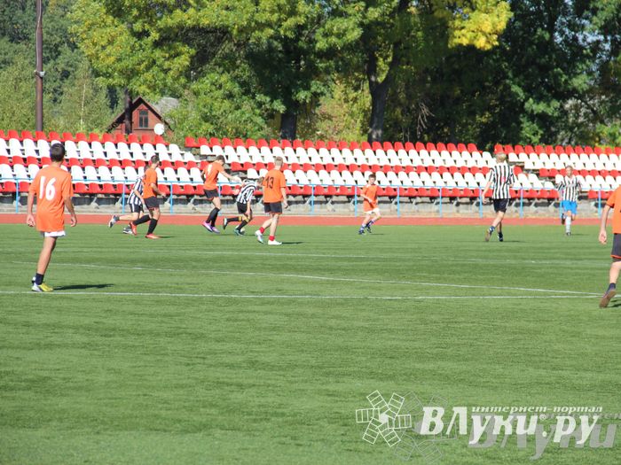 В Великих Луках завершился открытый турнир по футболу памяти М. Ф. Хренова (фото)