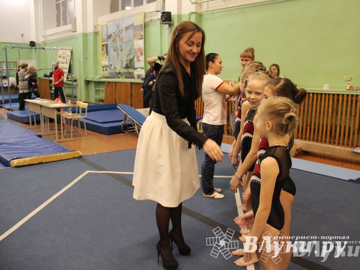 В Великих Луках состоялось Первенство по командной гимнастике (фото)