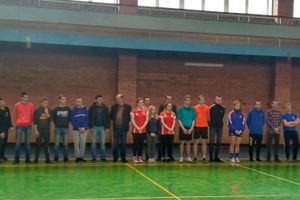 В Великих Луках прошел турнир по волейболу среди подростков и сотрудников органов власти (ФОТО)