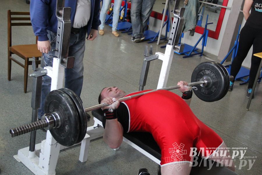 В Великих Луках прошел Чемпионат города по Русскому жиму и армлифтингу (фото)