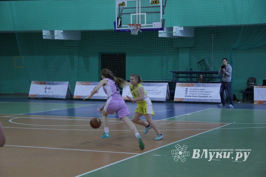 В Великих Луках состоялся финал «Кэс-Баскет»