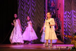 Великолукский коллектив детской песни «Летний дождь» отметил юбилей (фото)