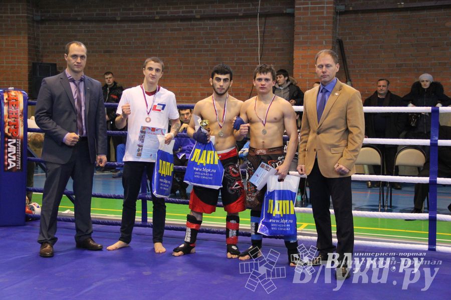 В Великих Луках прошел межрегиональный Открытый Кубок по смешанному боевому единоборству (фото)