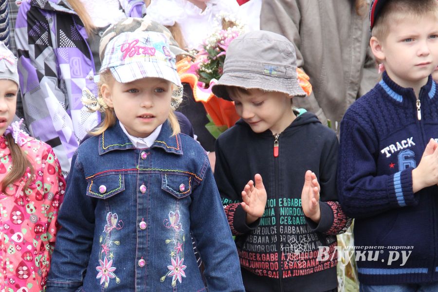 Школа №12 встретила День знаний (фото)
