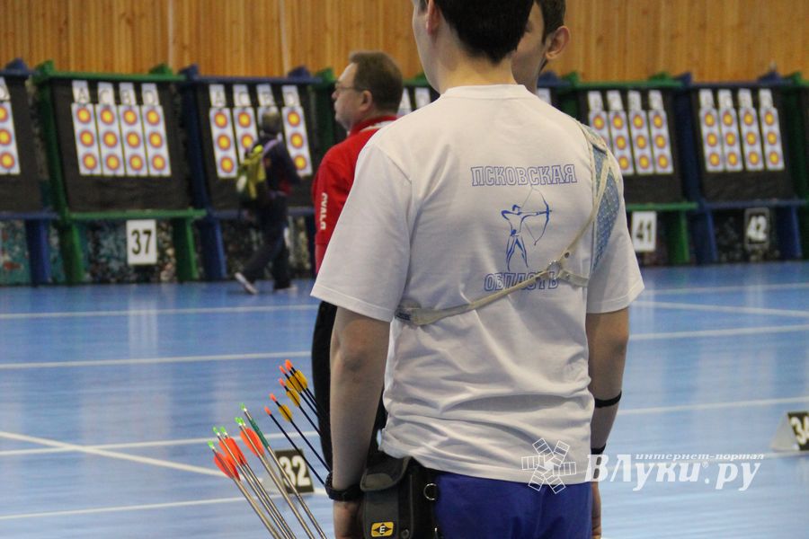 В Великих Луках стартовали всероссийские соревнования лучников (фото)