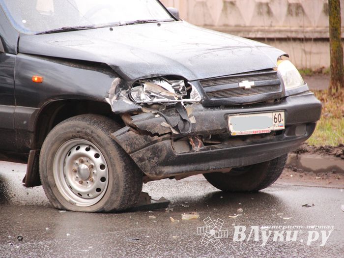 Фотофакт: ДТП на проспекте Гагарина в Великих Луках