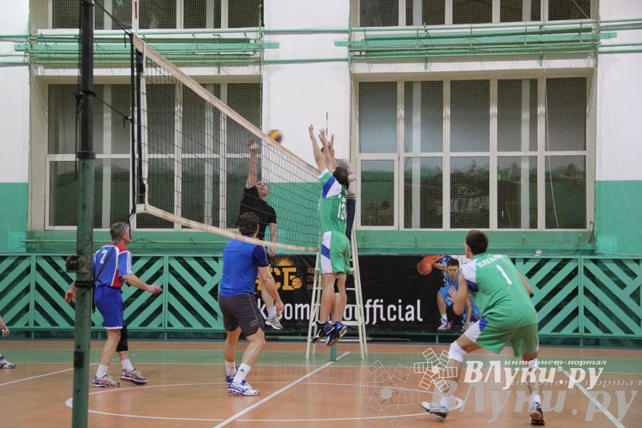 Сборная Великолукского района стала обладателем Кубка города по волейболу (фото)
