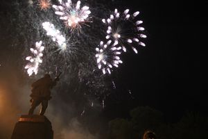 9 мая в Великих Луках. Шествие и салют