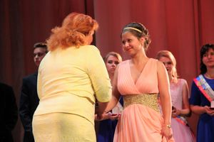 Великолукским выпускникам вручили медали «За особые успехи в учении» (ФОТО)