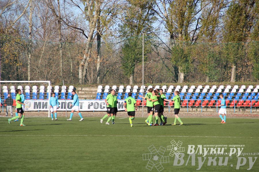 Футбольный матч «Луки-Энергия» — «Карелия» (фото)