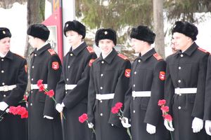 У Вечного огня в Великих Луках прошёл торжественный митинг (фото)