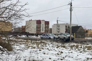 ДТП в Великих Луках: врезался в столб, огорчился и ушёл (ФОТО)