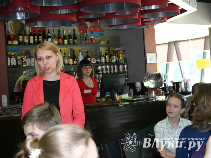 Великолукские школьники посетили "Литературное кафе"