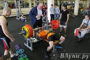Первенство города по классическому жиму штанги и армлифтинг