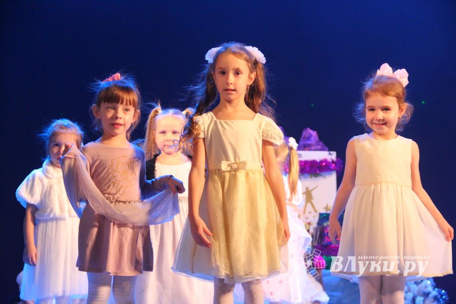 В ГДК им. Ленина встречают Новый год (ФОТО)