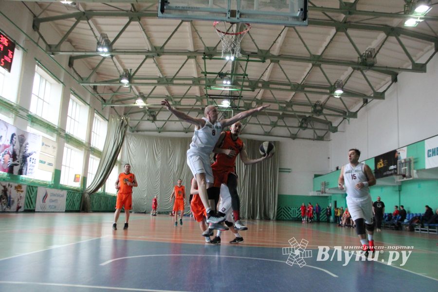 Великолучане — серебряные призеры межрегионального турнира ветеранов баскетбола (ФОТО)