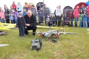 В Великих Луках проходит 7-й Фестиваль авиамодельного спорта (ФОТО)