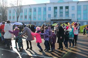 В Великих Луках широко отметили Масленицу (ФОТО)