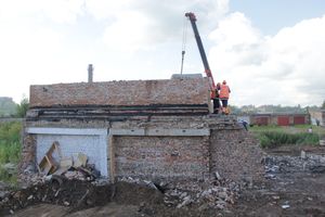 Расчистка местности для строительства путепровода в Великих Луках продолжается (ФОТО)