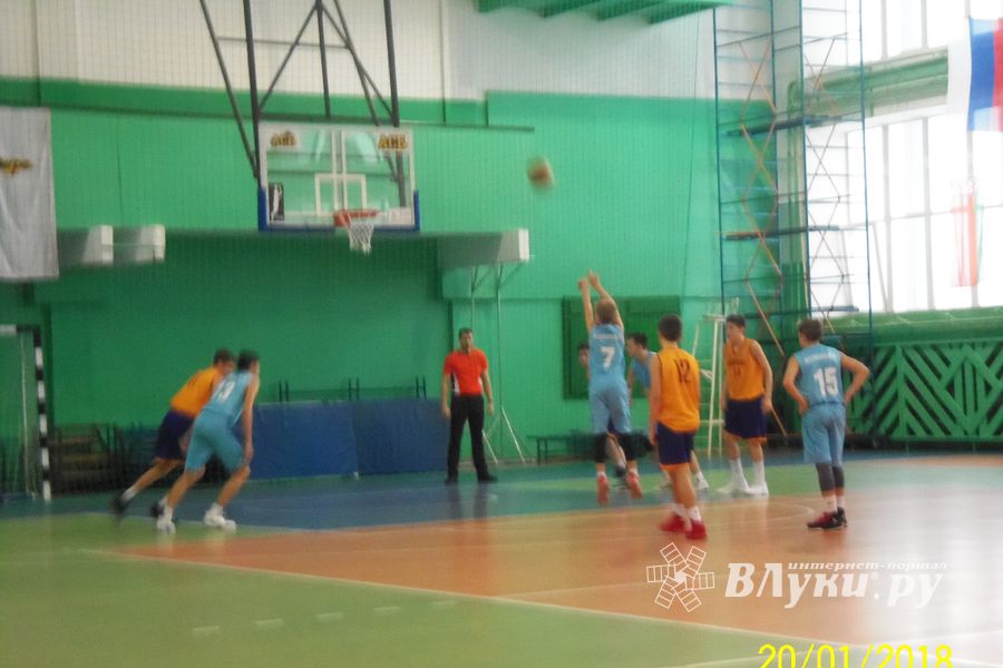 Великолукские баскетболисты будут играть за бронзовые награды