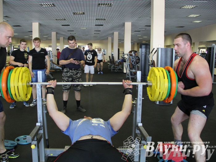 Народный жим в «С-Фитнес»