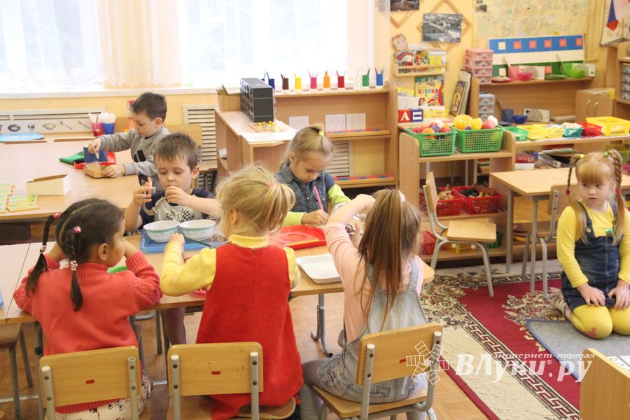 Воспитатели «Центра развития ребёнка» отмечают двойной праздник (ФОТО, ВИДЕО)