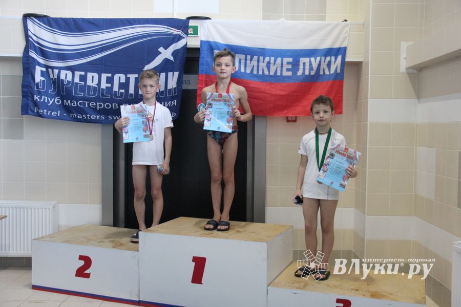 В «Айсберге» прошло Первенство города по плаванию (ФОТО)