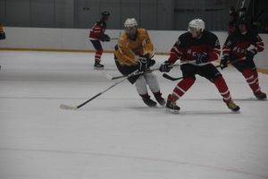 Хоккейные матчи чемпионатов города Великие Луки и Псковской области по хоккею прошли в СОК «Айсберг» (ФОТО)