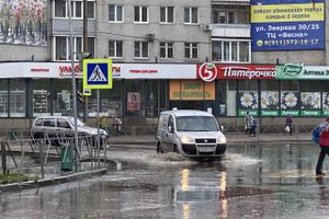 Великие лужи вновь заполнили Великие Луки (ФОТО)